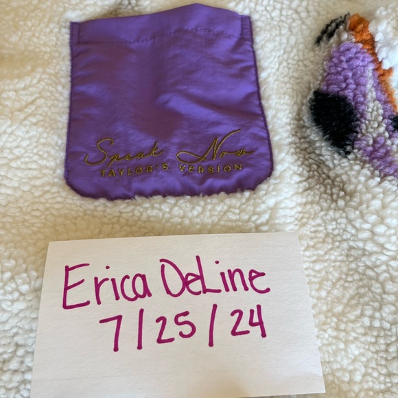 NWT Taylor Swift Speak Now Koi Fish Pullover - Picture 3 of 4